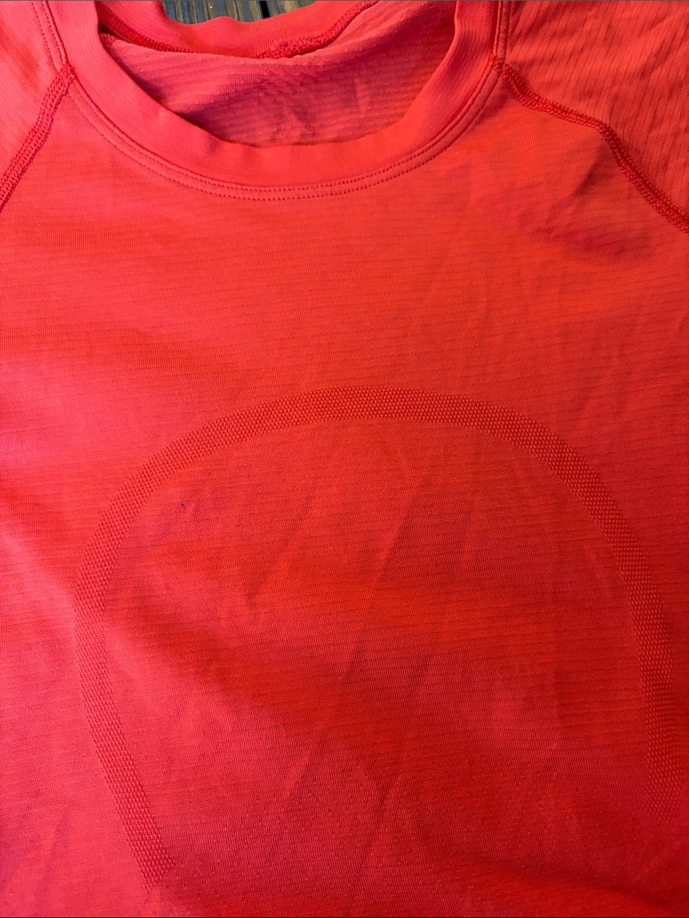 lululemon athletica woman’s Coral-Red Short Sleeve Active Tee - Picture 3 of 3